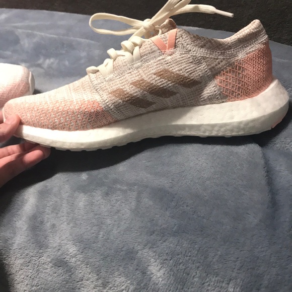 Women’s adidas - Picture 4 of 5